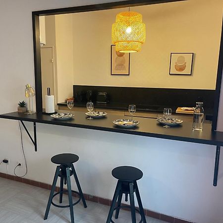 Appartement Intra Muros Avec Cour Privee アヴィニョン エクステリア 写真
