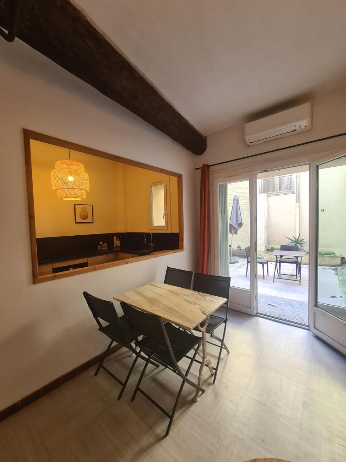 Appartement Intra Muros Avec Cour Privee アヴィニョン エクステリア 写真